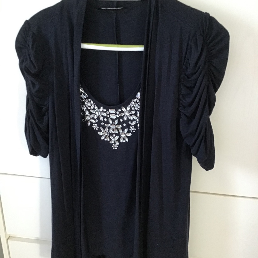 Very pretty Inc International top